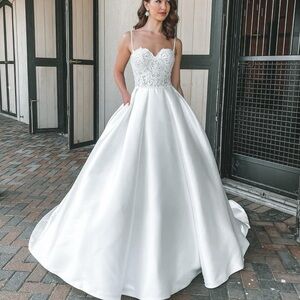 Designer Australia 14 Off White Elegant Beaded Ballgown Romantic Wedding Dress